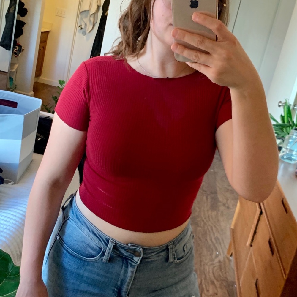 Maroon ribbed crop top
